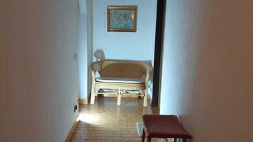 60-cm-LED-Fernseher mit Kabelempfang