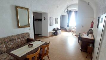 60-cm-LED-Fernseher mit Kabelempfang