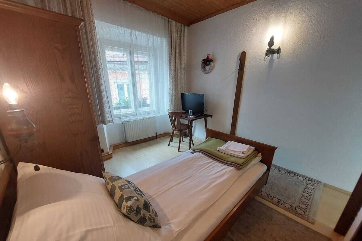 Economy-Einzelzimmer, Nur Männer, Stadtblick | Bettwäsche aus ägyptischer Baumwolle, hochwertige Bettwaren