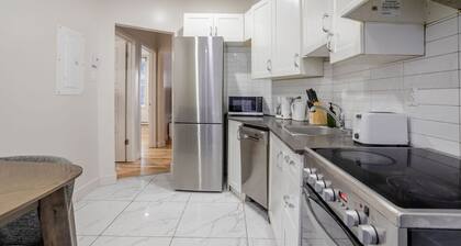 Vista Nook Light Filled 2BR in NDG