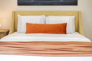 2 slaapkamers, een bureau, een strijkplank/strijkijzer, gratis wifi