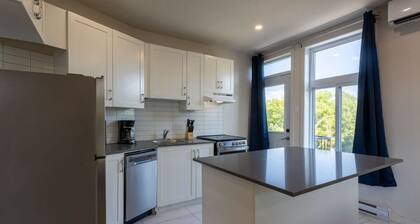 MTL Retreat | Stylish 2B1B in NDG