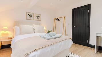 2 bedrooms, iron/ironing board, Internet, bed sheets