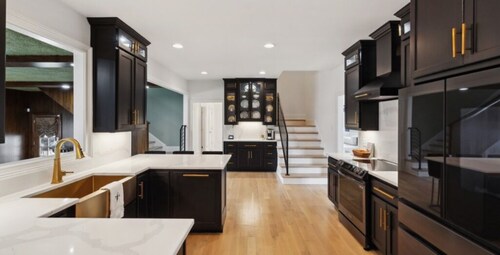 Just Pretend Mansion is a modern recreation of Elvis Presley’s Graceland mansion