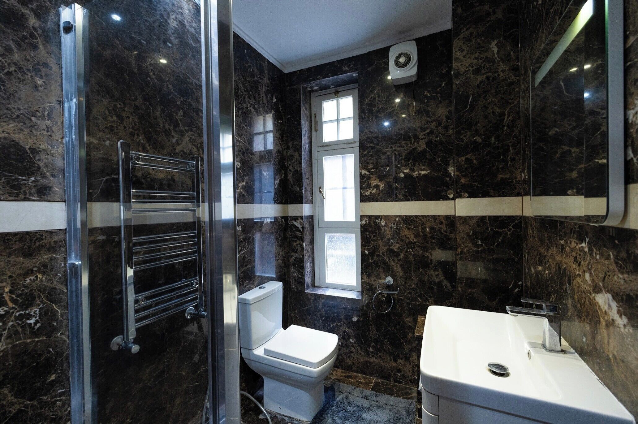 Apartment | Bathroom | Shower, towels