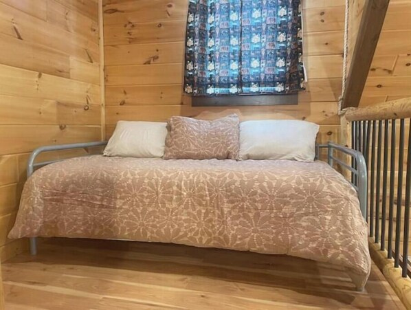 2 bedrooms, bed sheets