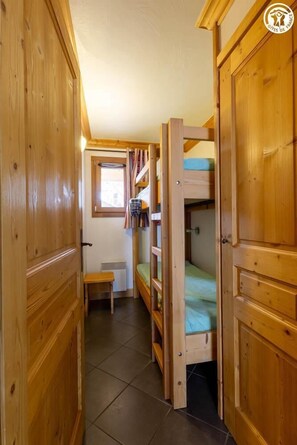 3 bedrooms, iron/ironing board, travel crib, free WiFi