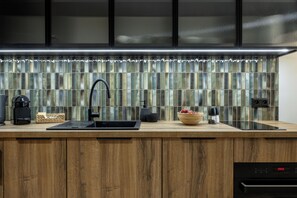 Studiosvit Superior | Eget kök | Espressobryggare, vattenkokare och pappersservetter