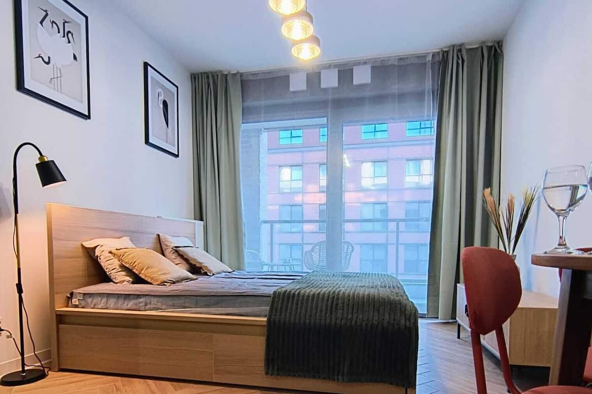 Comfort Studio Suite, Balcony, City View | Soundproofing, iron/ironing board, WiFi (free), individually decorated