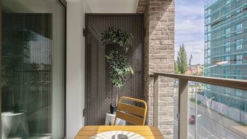 Comfort Studio Suite, Balcony, City View | Balcony