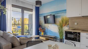 Comfort appartement, balkon, uitzicht op de stad | Individueel gedecoreerd, individueel gemeubileerd