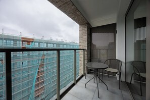 Classic Studio Suite, Balcony, City View | Balcony