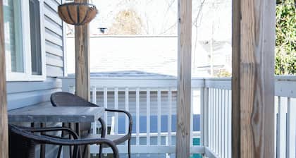 Riverside Retreat ~ Near Annapolis & USNA ~ Home Theatre, Bar & Beach Access