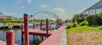 SUMMER SPECIALS! Electric-Heated Pool Home on Gulf Access Canal - Villa Victoria