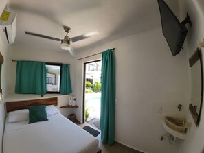 1 bedroom, WiFi, bed sheets - Room in front of the pool + Breakfast -Bacalar (Bacalar)