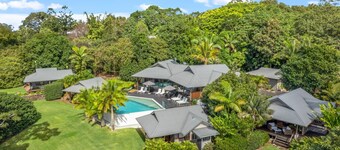 A Private Studio Retreat with Hinterland Views