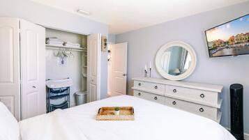 2 bedrooms, desk, iron/ironing board, travel crib