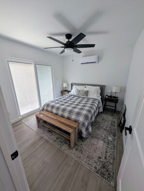 1 bedroom, travel cot, bed sheets