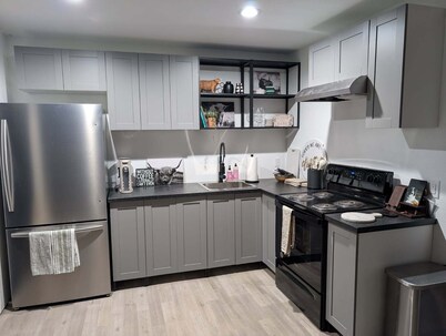 Wonderful pondview cottage with AC in College Station