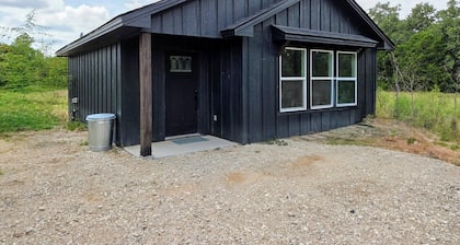 Wonderful Pondview Cottage in College Station