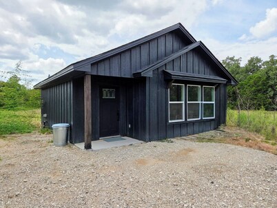 Wonderful Pondview Cottage in College Station