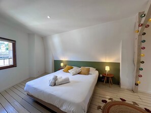 1 chambre, fer et planche à repasser, Wi-Fi, draps fournis