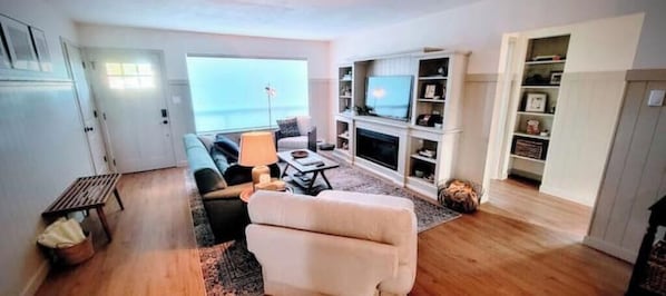 Smart TV, chimenea, videojuegos y reproductor de DVD 
