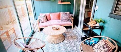 Smart TV, fireplace, video games, DVD player