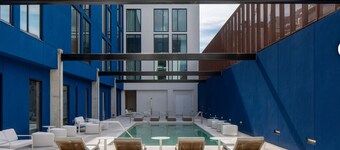 Luxury Pool View King Studio in Ybor, Tampa!