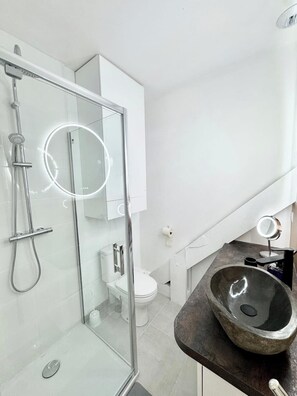 Douche, séchoir à cheveux