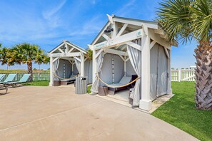 Terrace/patio - Gorgeous Palmilla getaway with on-site pool, golf and dining - steps to beach (Port Aransas)