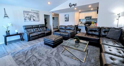 Modern Comfort. Sleeps 10. Perfect location, close to I-80 and sparkling clean!