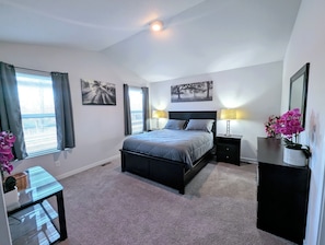 4 slaapkamers, een strijkplank/strijkijzer, wifi, beddengoed