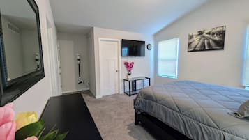 4 bedrooms, iron/ironing board, free WiFi, bed sheets