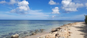 Comfort, sea & accessibility. PMR house, 3 min from Anse du Souffleur
