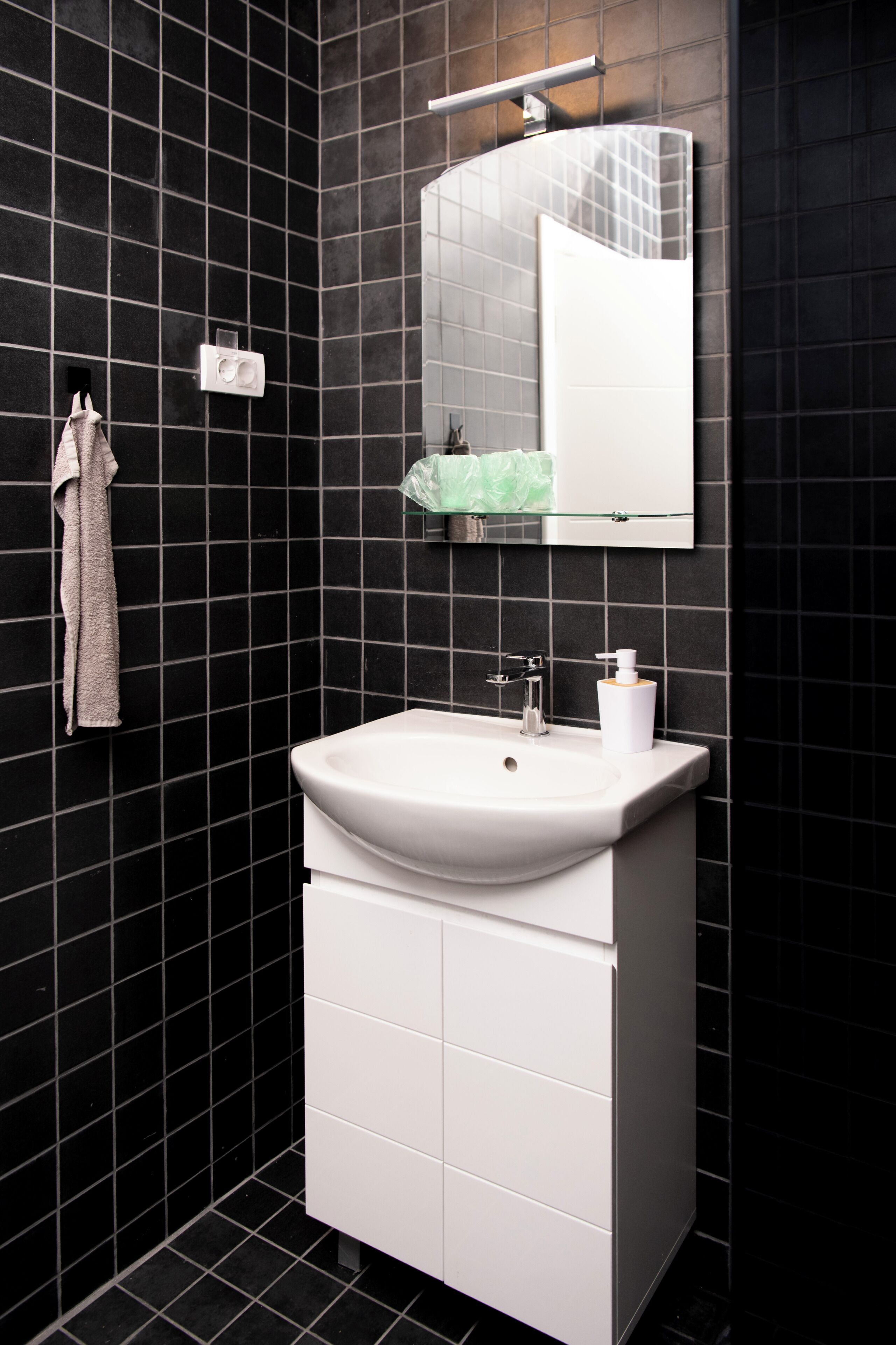 Bruser, hårtørrer, håndklæder, Sæbe