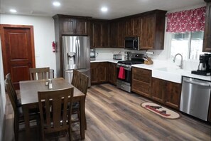 Micro-ondas, fogão, cooktop, lava-louças