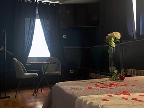 Chambre triple Junior, 1 grand lit et 1 canapé-lit | Accès au Wi-Fi (inclus)