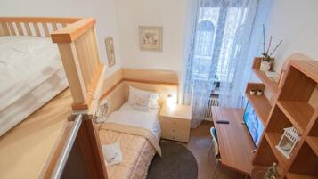 Classic Single Room, 2 Twin Beds | Free WiFi