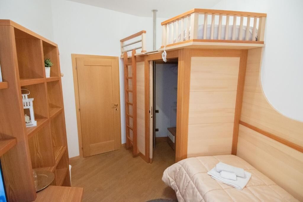 Classic Single Room, 2 Twin Beds | Free WiFi