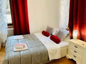 Kolmen hengen comfort-huone, useita sänkyjä | Ilmainen Wi-Fi