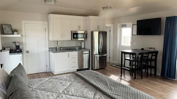 1 habitación, wifi y ropa de cama