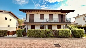 Exterior - Praga Apartment - Relax in piscina a Sirmione (Sirmione)