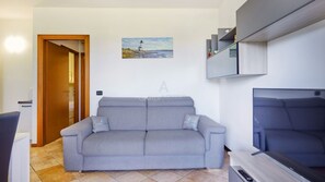 Living area - Praga Apartment - Relax in piscina a Sirmione (Sirmione)