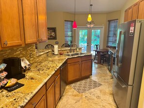 Fridge, microwave, oven, stovetop - Casa Palmera: 3 bedroom home (Sebastian)