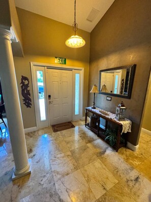 Interior - Casa Palmera: 3 bedroom home (Sebastian)