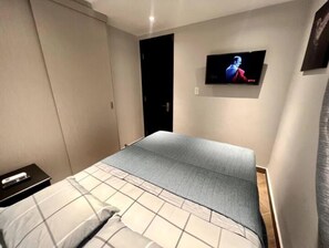 1 chambre, fer et planche à repasser, Wi-Fi, draps fournis