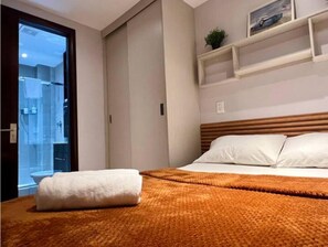 1 bedroom, iron/ironing board, WiFi, bed sheets - Charming Cinta Costera Studio (City Panama)