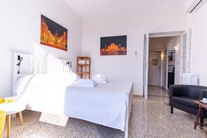1 bedroom, in-room safe, desk, iron/ironing board - Elegantis.it La Dolce Vista Apartment with private terrace and fantastic View (Rome)
