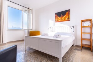 1 bedroom, in-room safe, desk, iron/ironing board